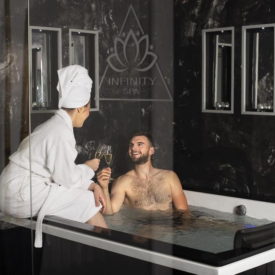 זרנג'נין Infinity Spa מראה חיצוני תמונה